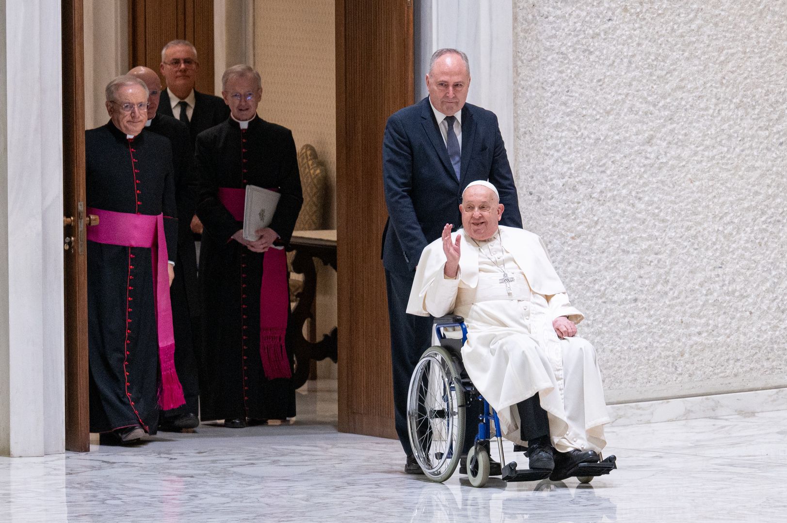 Na tę informację czekali wierni z całego świata. Papież Franciszek wraca do Watykanu