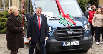 Powiat przemyski: Nowe fordy transity dla Warsztatów Terapii Zajęciowej