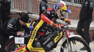 Wrocław: Żużlowcy Betard Sparty Wrocław wyjechali na tor. Dziś pierwszy otwarty trening dla kibiców