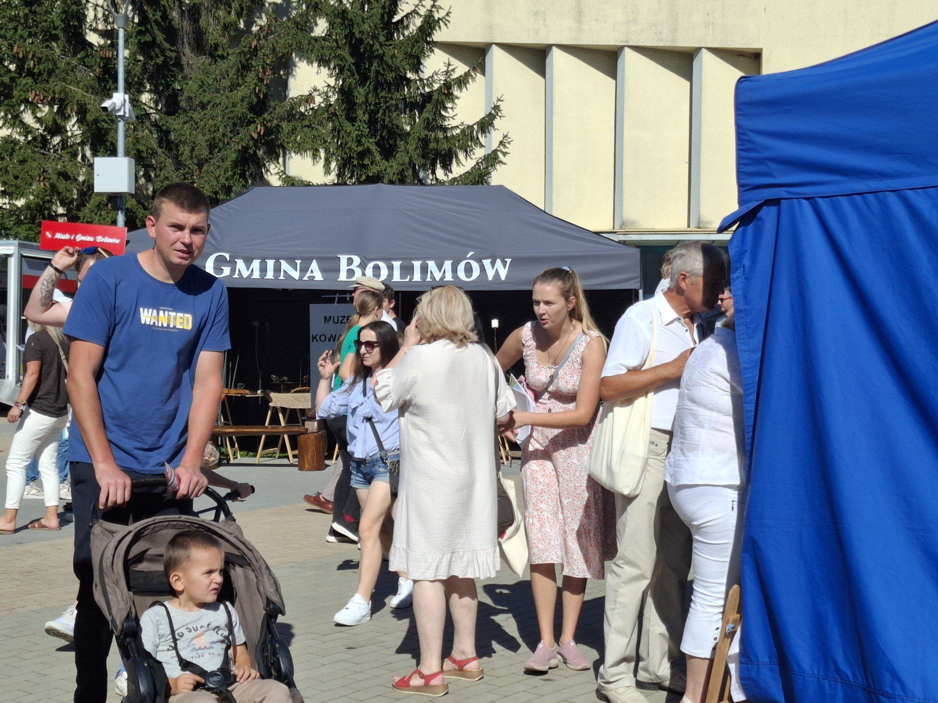Stoiska Kół Gospodyń Wiejskich przyciągały zapachami podczas Święta Kwiatów, Owoców i Warzyw