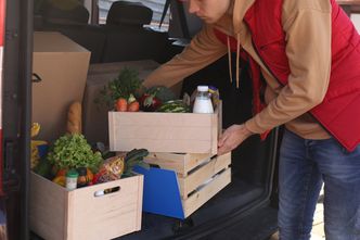 Makro i InPost ruszają z dostawami. Zakupy pod drzwiami nawet w godzinę