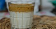 Wygląda jak zwykła kawa mrożona. Ten napój ma dużo białka i syci jak posiłek
