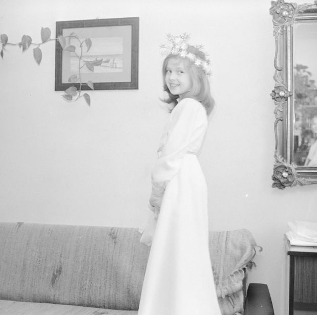 Moda komunijna lat 80. ubiegłego wieku to prostota i elegancja