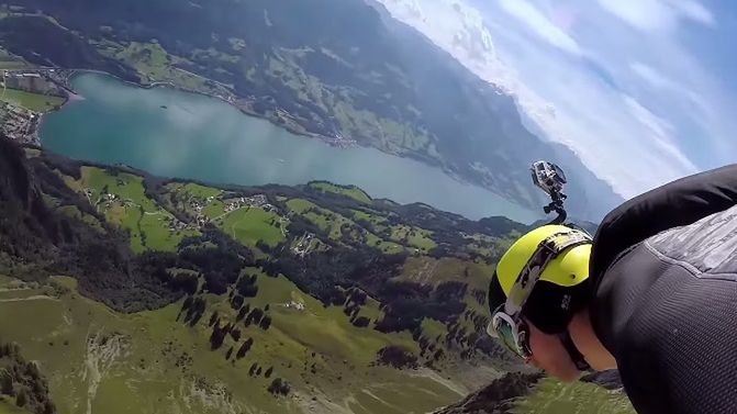 Film dnia. Właśnie po to wymyślono GoPro. Niesamowity przelot w Szwajcarii 1