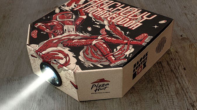 Pudełko od pizzy może być projektorem! Wystarczy smartfon i... pizza! 1