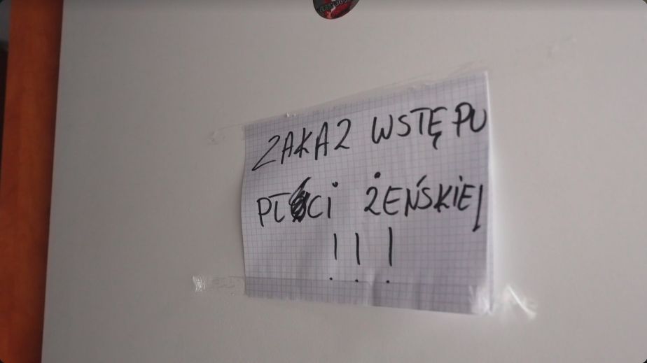 "Zakaz wstępu płóci żeńskiej" - napisał uczestnik. Śmieszne czy straszne?
