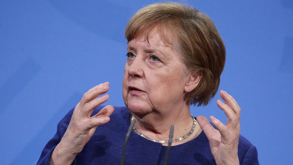 Niemcy. Kanclerz Merkel w ogniu krytyki. "Złe zarządzanie kryzysowe"