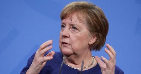 Niemcy. Kanclerz Merkel w ogniu krytyki. "Złe zarządzanie kryzysowe"