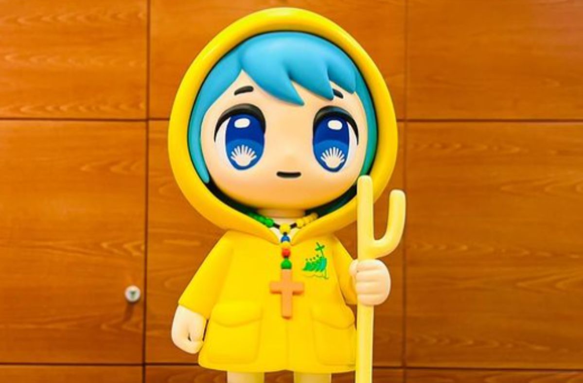 Vatican's blue-haired mascot ignites online controversy