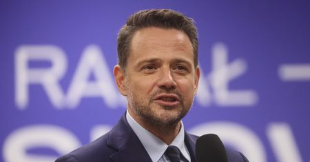 Trzaskowski: Na spotkania w prekampanii jeżdżę prywatnym samochodem, urlopu nie planuję