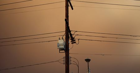Przez mrozy drożeje prąd. Im więcej go zużywamy, tym bardziej rośnie cena