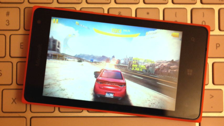 W jakie gry zagrasz na tanich Lumiach? Sprawdzamy na przykładzie Lumii 532 i 435 6