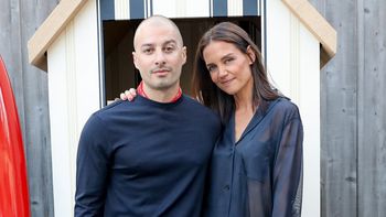 Katie Holmes zadebiutowała na ściance z NOWYM UKOCHANYM! Wybrankiem aktorki jest młodszy o 10 lat artysta (FOTO)
