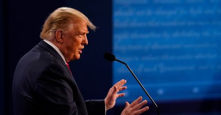 Jedno słowo podczas debaty. Trump wywołał burzę