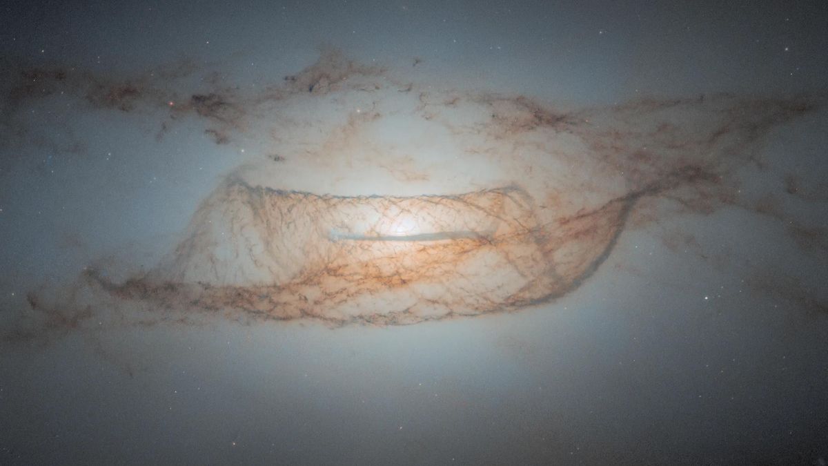 Zdjęcie galaktyki NGC 4753 wykonane przez teleskop Hubble'a