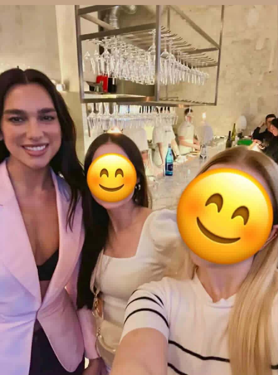 Dua Lipa z fankami w Warszawie