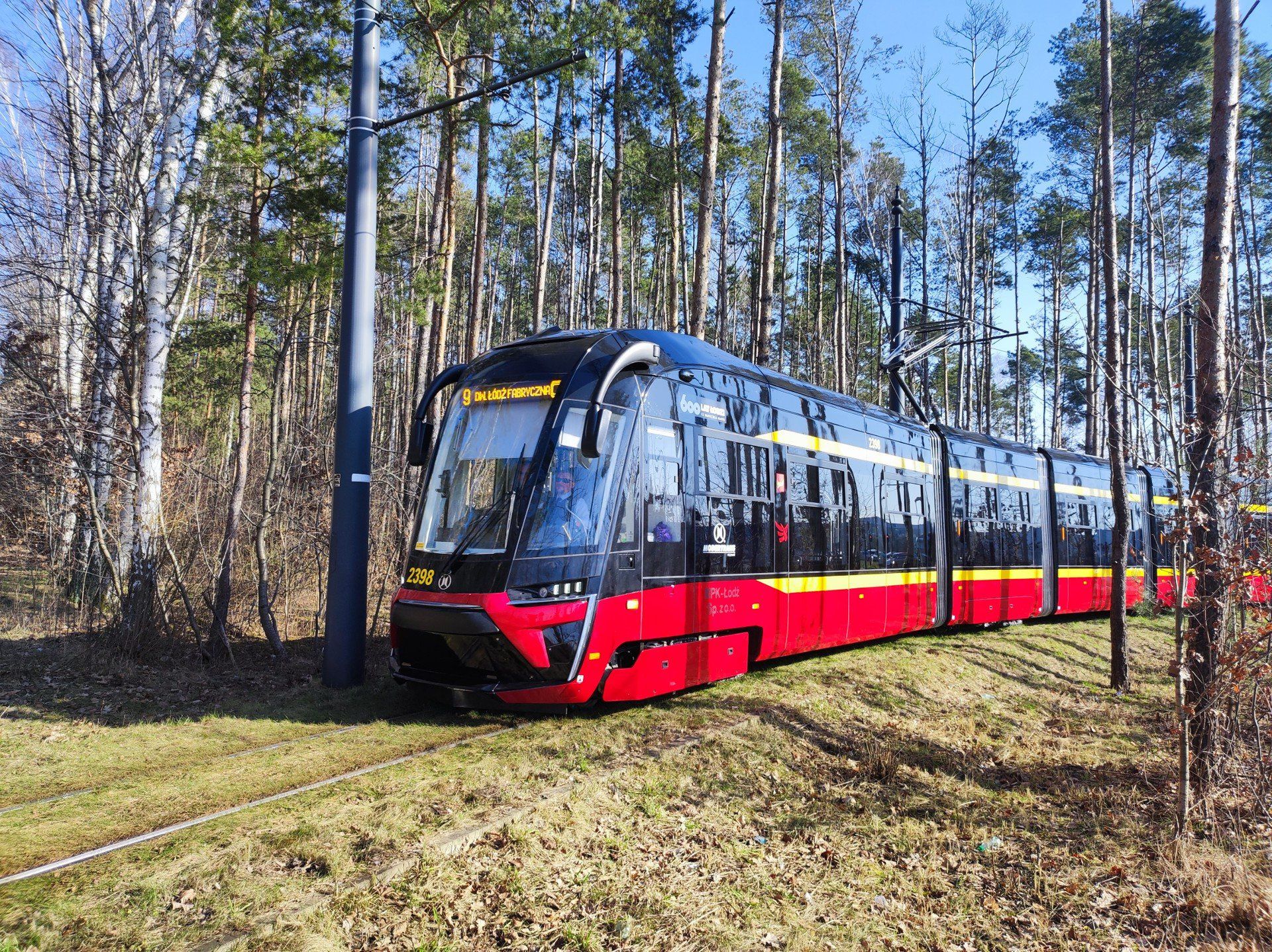 Dziewiątka łącząca Widzew z Dworcem Fabrycznym na razie nie wróci na swoją trasę. Podobnie osiemnastka.