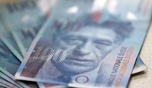 Frankowicze: najgorszy miesiąc od ponad roku. Złoty nadal spada