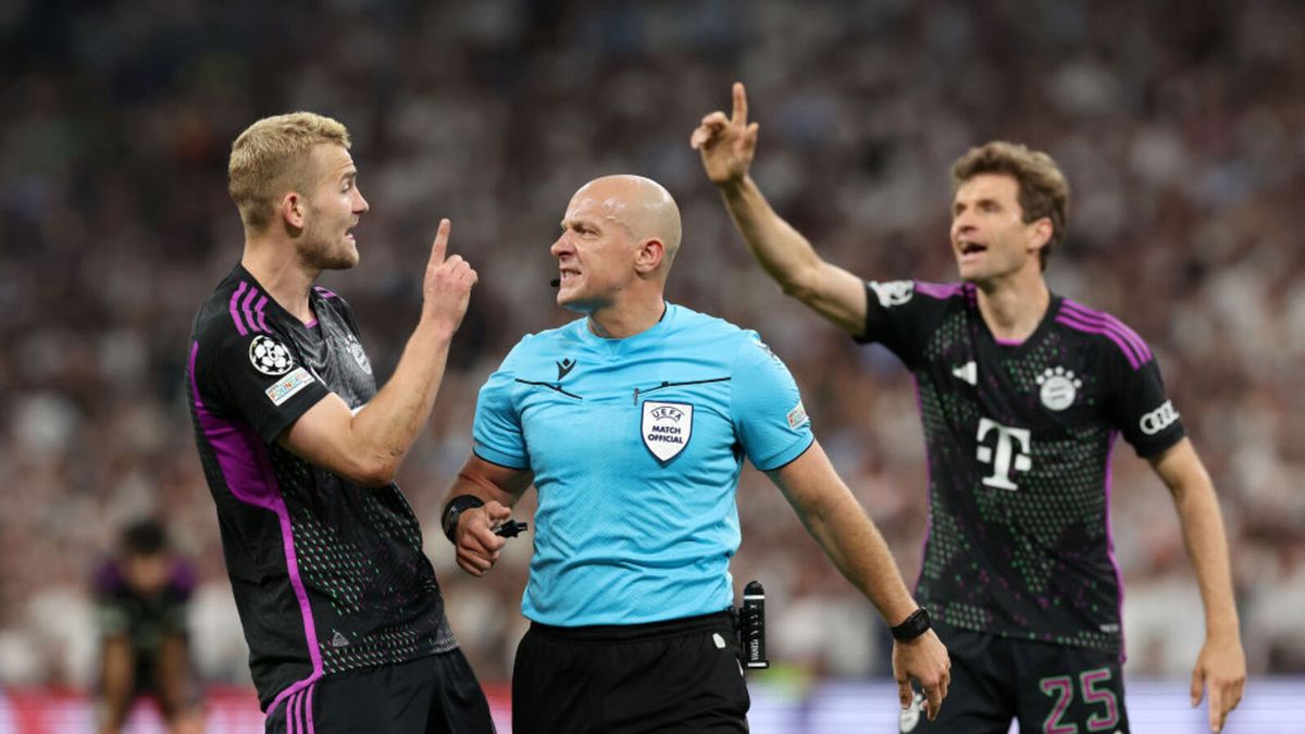 Zdjęcie okładkowe artykułu: Getty Images / Alexander Hassenstein / Szymon Marciniak i wściekli piłkarze Bayernu Monachium