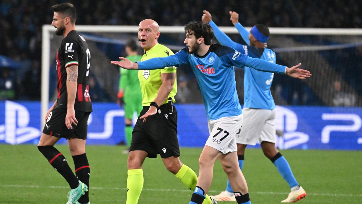 PAP/EPA / CIRO FUSCO / Szymon Marciniak podczas meczu Napoli - AC Milan