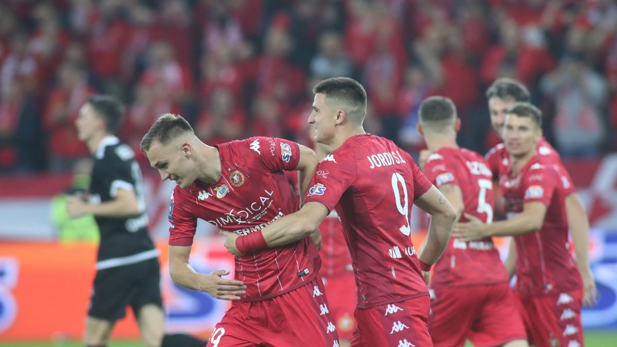 PAP / Roman Zawistowski / Na zdjęciu: piłkarze Widzewa Łódź