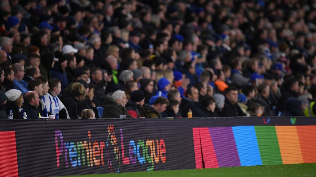 Getty Images / Mike Hewitt / Na zdjęciu: kibice podczas meczu Premier League