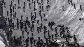 Mountain of Hell: wielka kraksa kolarzy. Zjeżdżali z góry pokrytej lodem