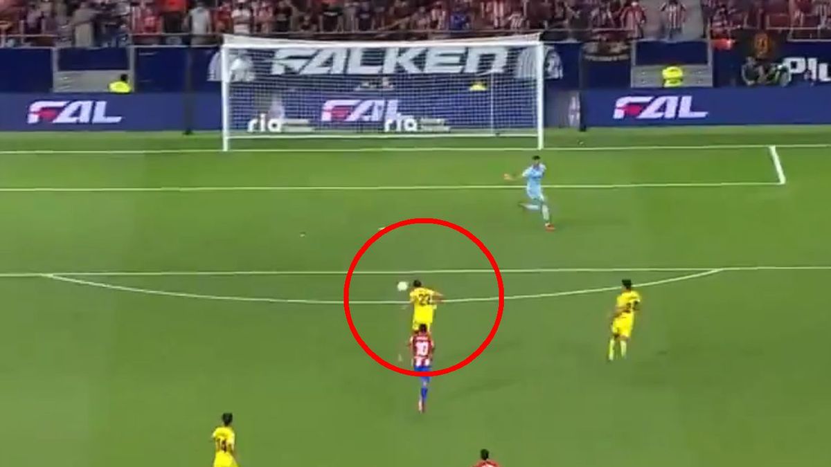 Twitter / Na zdjęciu: gol samobójczy w meczu Atletico Madryt - Villarreal CF