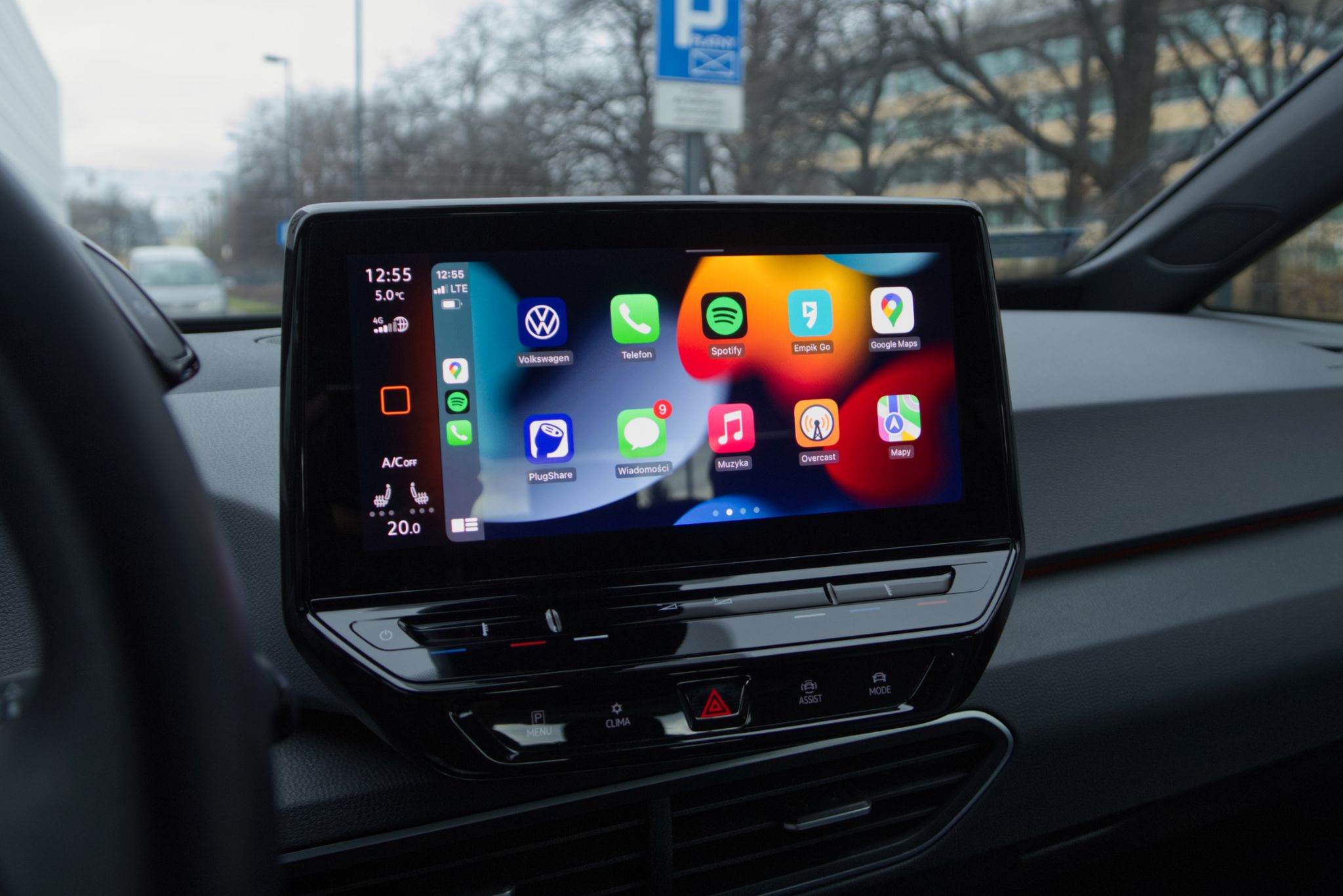 Apple CarPlay działa bezprzewodowo