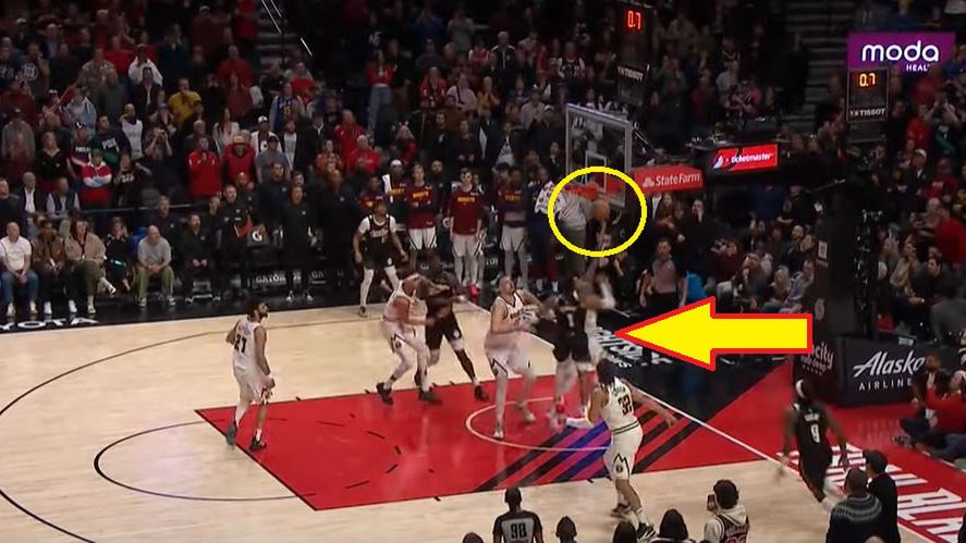 YouTube / YouTube NBA / Simons trafiający na zwycięstwo