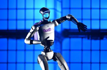Chiny stawiają na roboty humanoidalne. Świat nie nadąża ich kupować