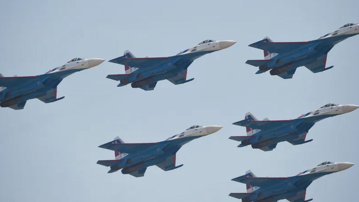 Rosyjskie samoloty Su-35 - zdjęcie poglądowe