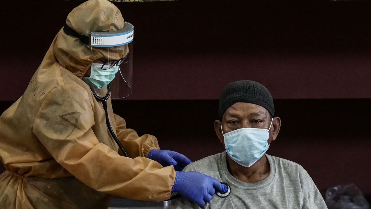 Naukowcy przewidują trzy scenariusze przebiegu pandemii