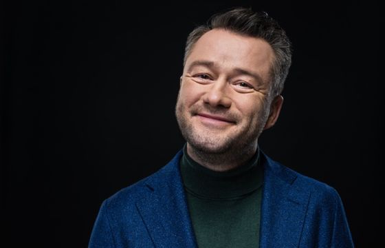 Agencja Jarosława Kuźniara z rekordowymi wpływami. Zmalał zysk