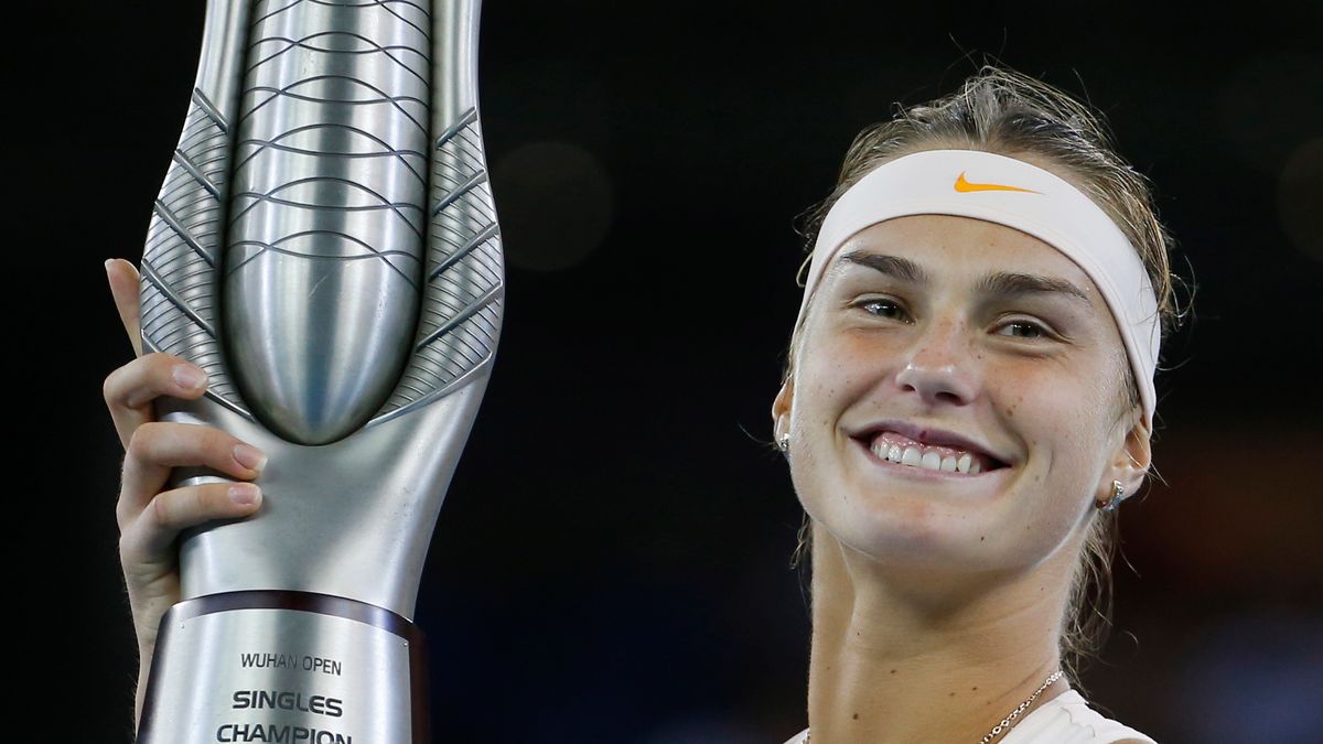 PAP/EPA / WU HONG / Na zdjęciu: Aryna Sabalenka, mistrzyni Wuhan Open 2018