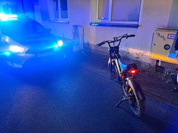 Nastolatek na "elektrycznym rowerze" pędził 50 km/h. Sprawa trafiła do sądu
