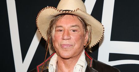 Mickey Rourke odcina się od zbiórki. Aktor mówi o "oszustwie"