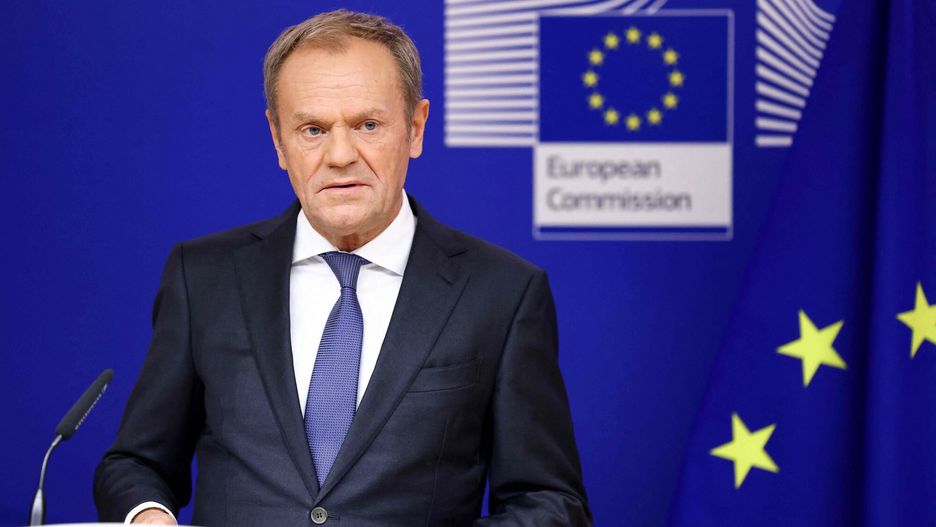 Donald Tusk spotka? si? z Ursul? von der Leyen w Brukseli
Polish liberal opposition leader Donald Tusk speaks during a joint press conference with the president of the European Commission at the EU headquarters in Brussels on October 25, 2023. Poland's liberal opposition that won a majority in the general election said it was ready to forge a coalition and urged the country's conservative president to entrust it with forming a new government. "I'm counting on constructive cooperation with the president and on quick decisions. The Polish people are waiting for it. We are ready to work anytime," Tusk said as he confirmed he would be the bloc's prime minister candidate. (Photo by Kenzo TRIBOUILLARD / AFP)
KENZO TRIBOUILLARD