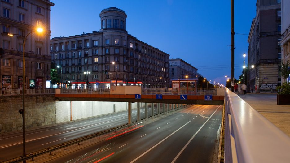 Warszawa. W tunelu Trasy Łazienkowskiej zainstalowano nowe lampy