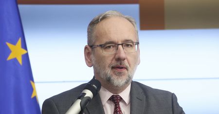 Giganci wspierają kampanię ministra? Część z nich się tłumaczy