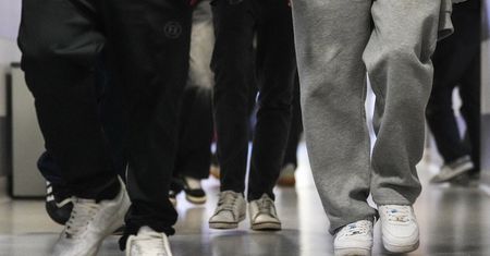 Nauczyciel miał obrażać, a uczniowie bić Ukraińców. Wstrząsająca historia ze Słupska