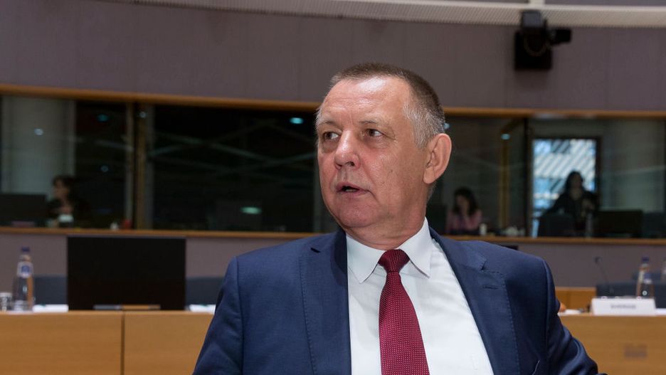 Marianowi Banasiowi zarzuca się składanie fałszywych oświadczeń majątkowych