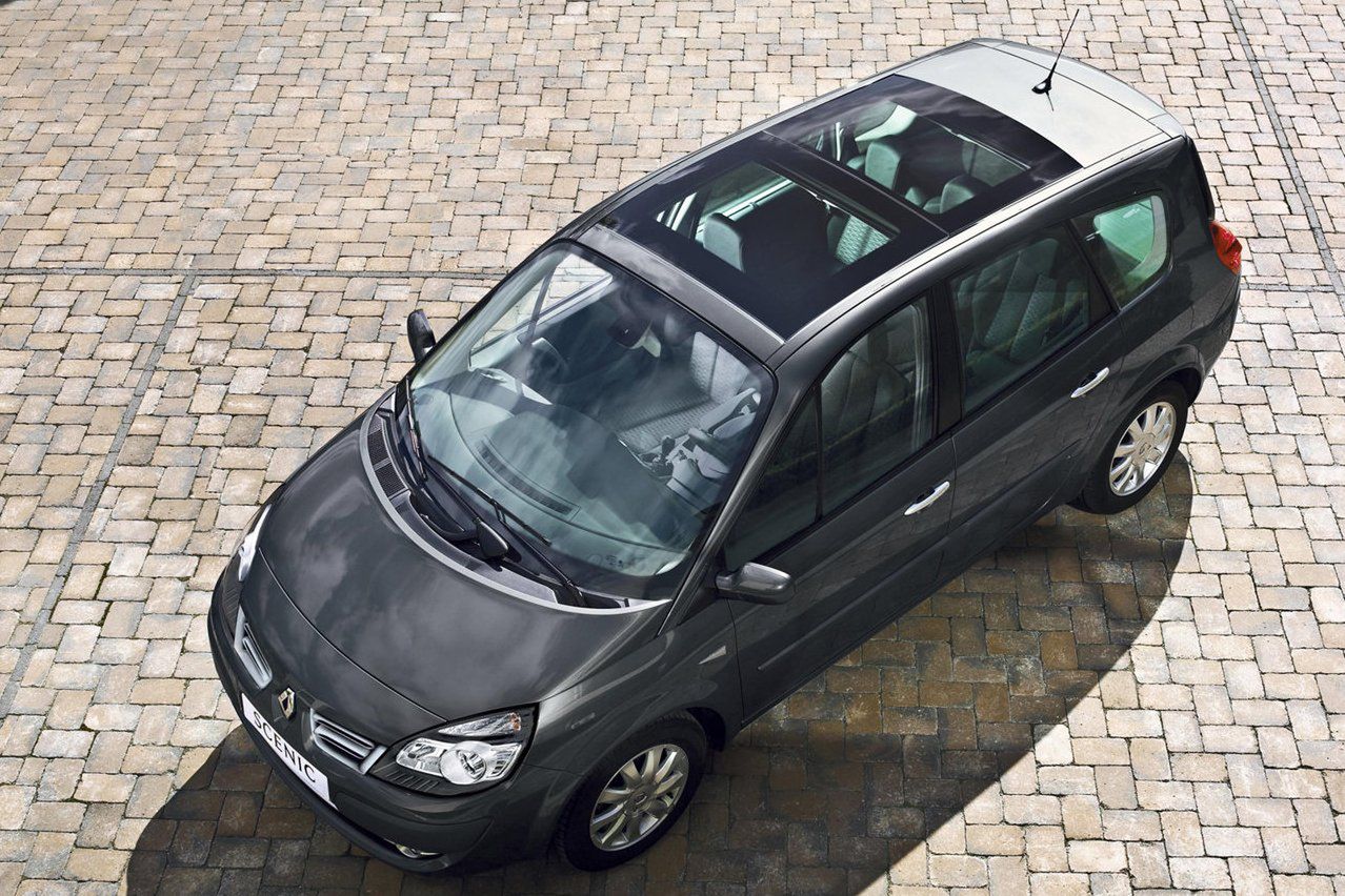 Renault Grand Scenic oferuje trzy rzędy siedzeń