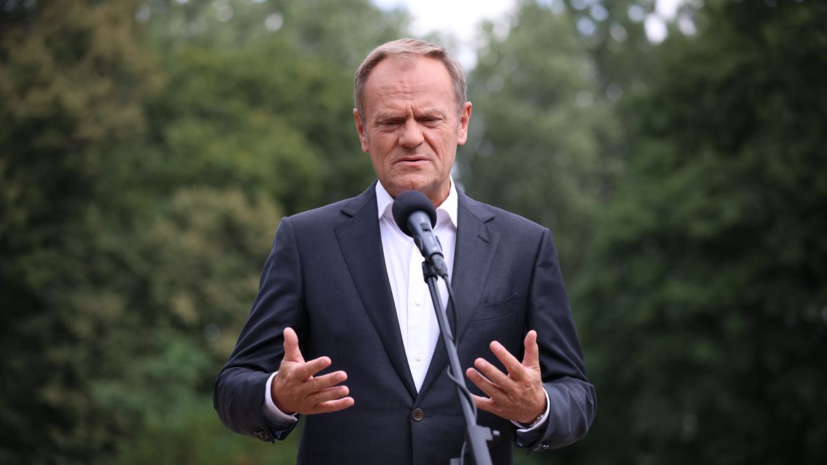 Warszawa, 21.08.2022. Przewodniczący PO Donald Tusk podczas konferencji prasowej, 21 bm. w Warszawie. (ad) PAP/Leszek Szymański