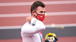 Premier Morawiecki pomaga złotemu medaliście IO. "Gotowy scenariusz na film"