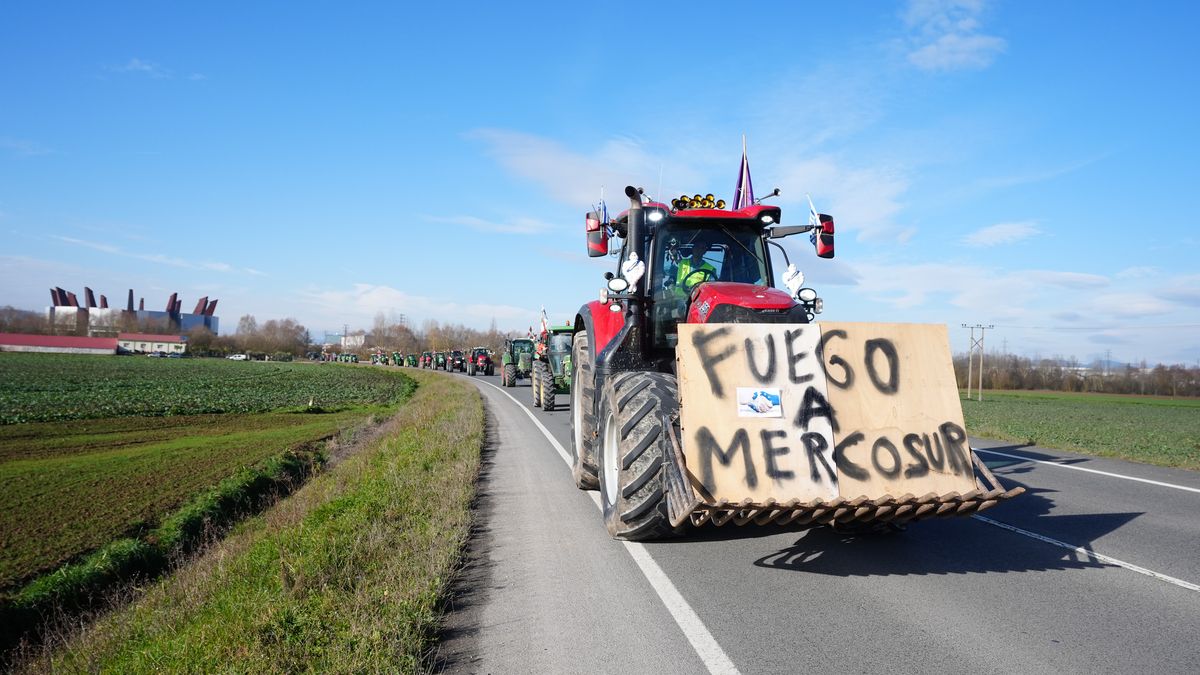 VITORIA, SPAIN - FEBRUARY 10: Cattle breeders and farmers protest with tractors against the situation of the sector, on 10 February, 2025 in Vitoria, Basque Country, Spain. Convened by the Treviño and Alava por el Campo Association (Ataca), farmers have returned to the streets to protest against the Mercosur agreement, and for the elimination of taxes on hydrocarbons. (Photo By Iñaki Berasaluce/Europa Press via Getty Images)