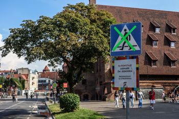 Gdańsk: Montaż stoisk Jarmarku św. Dominika. Zaczynają się zmiany organizacji ruchu
