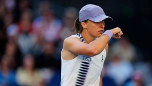 Iga przegrała seta 1:6. Później poprosiła o przerwę. Powód?