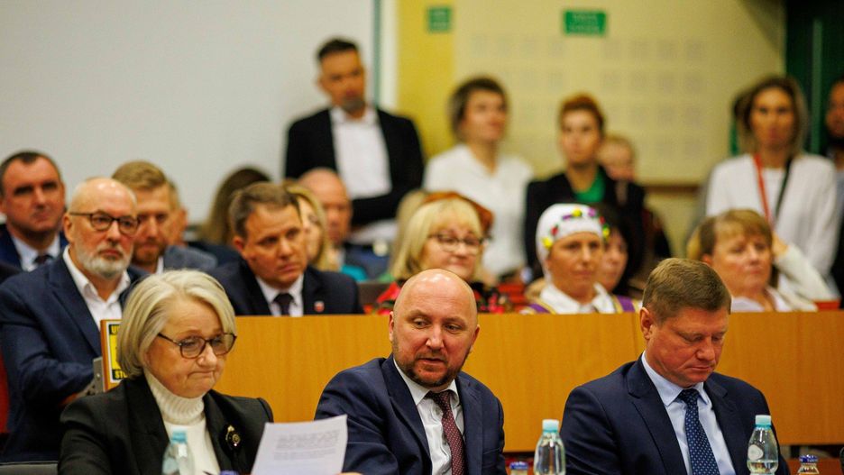 Marszałkowska część zarządu województwa podlaskiego podczas poniedziałkowej sesji sejmiku