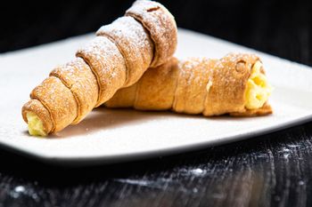 Co roku na andrzejki robię rurki z kremem. Znikają do ostatniego okruszka